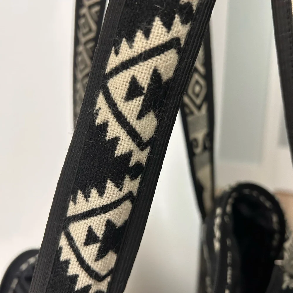 Ecuadorian Black and White Patterned Tote Duffel Bag - Picture 3 of 4